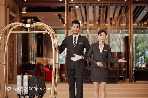 豪華酒店的專業(yè)服務(wù)人員形象與酒店管理